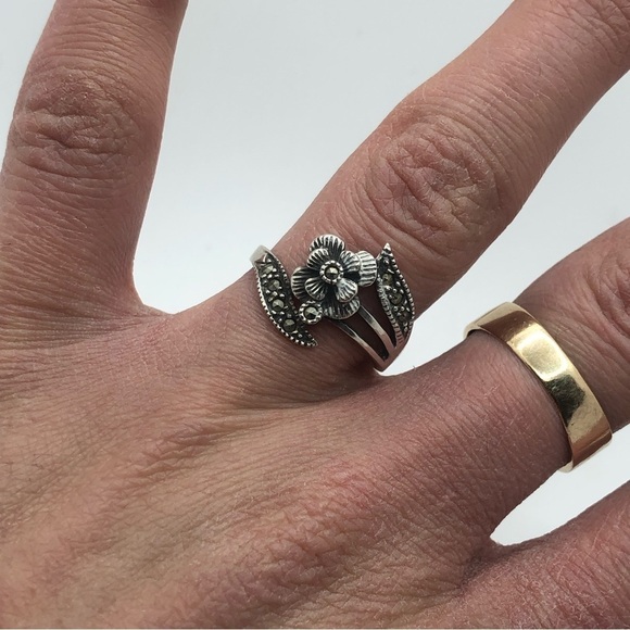 Vtg Sterling & Marcasite Flower Rose & Vines Ring Sz 7.5 - Picture 2 of 5